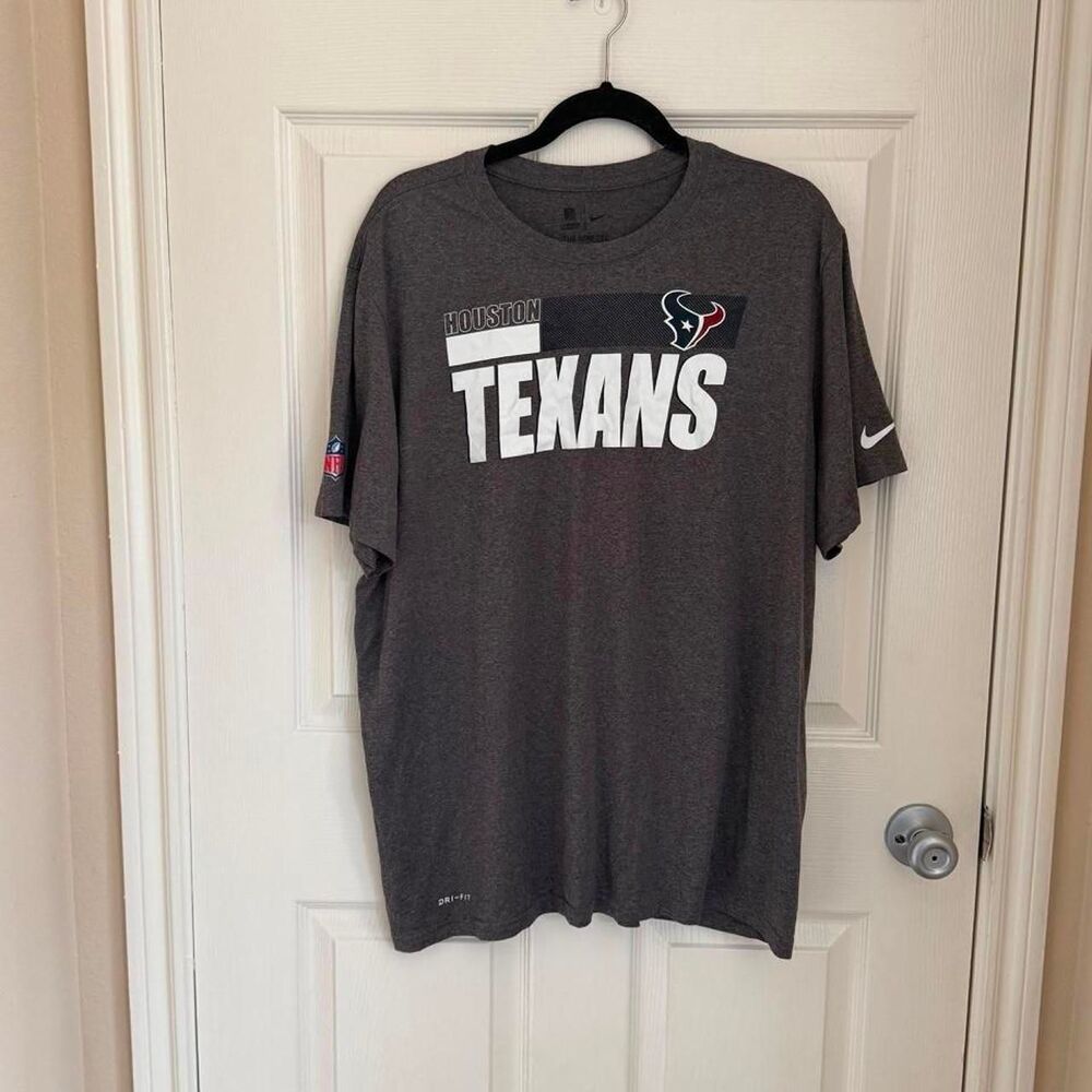 Nike Men's Grey T-shirt